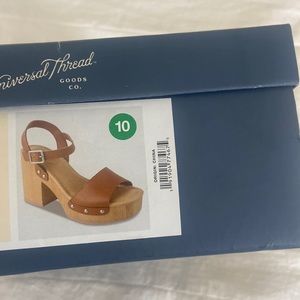 Universal Thread at Target, clog sandal size 10